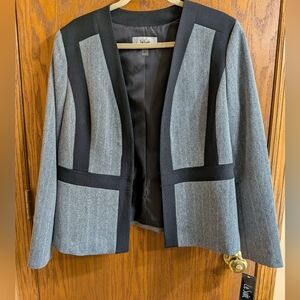 Le Suit Black and Gray Patterned Blazer